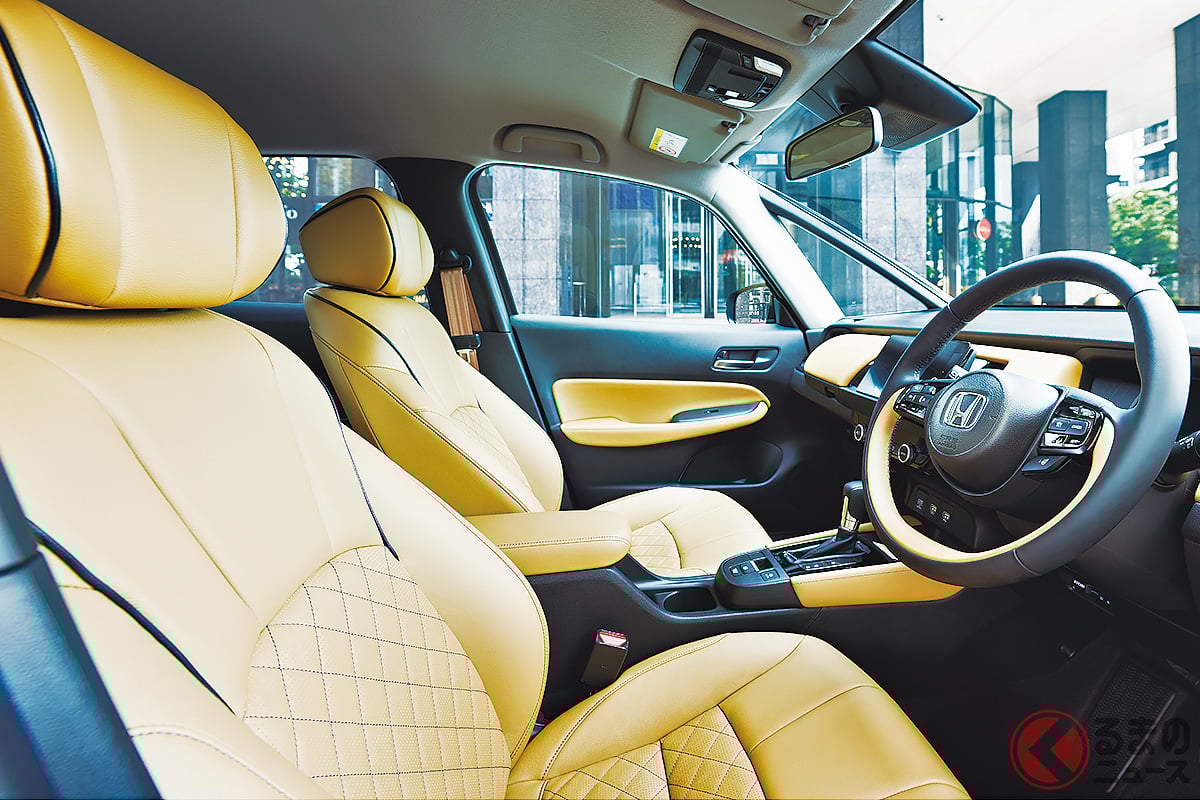 ホンダの「“新”ちいさな高級車」がスゴい！ 豪華すぎる「茶レザー内装