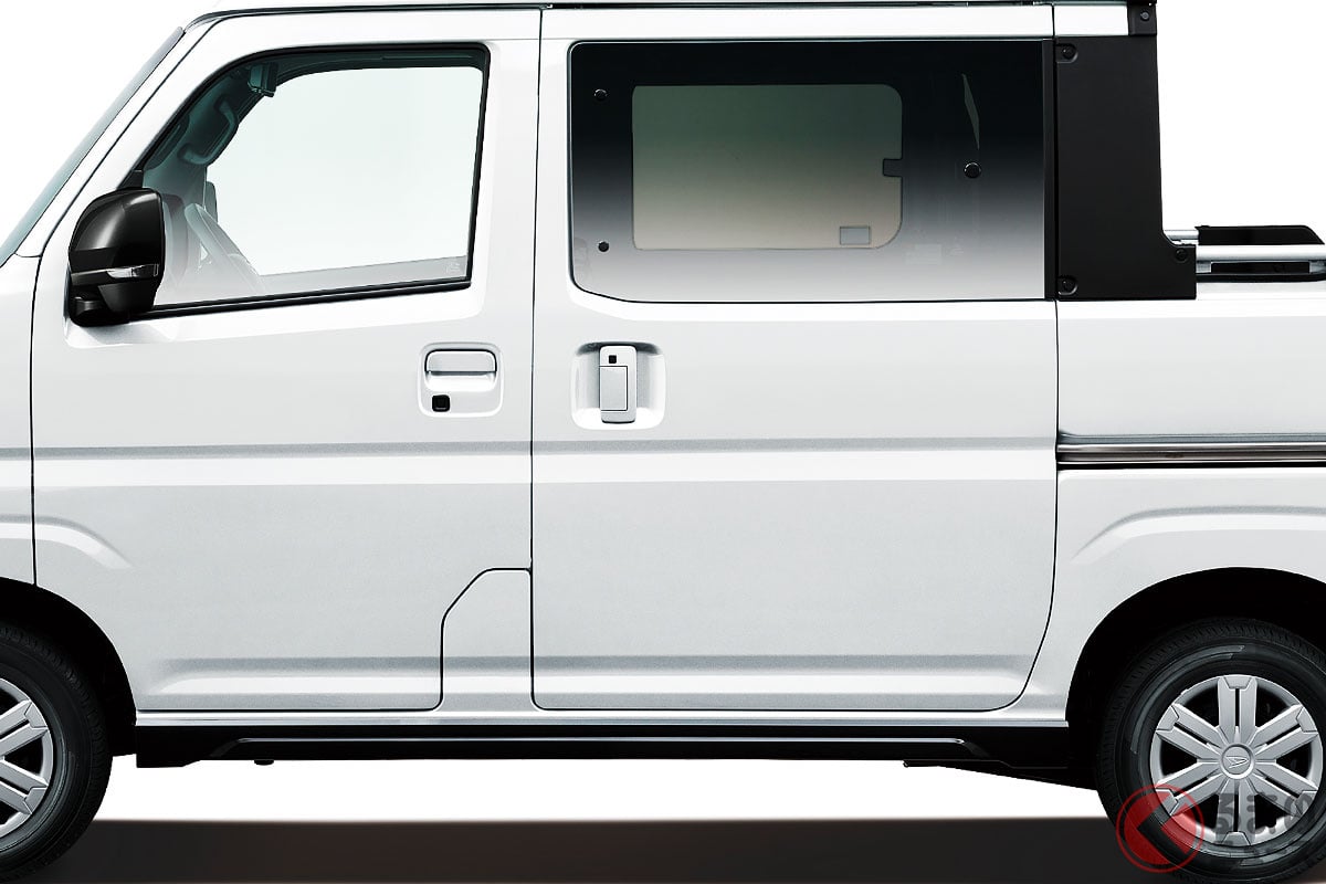 新車137万円！ ダイハツ斬新「“4人乗り”軽トラ」がスゴイ！ 反則級に