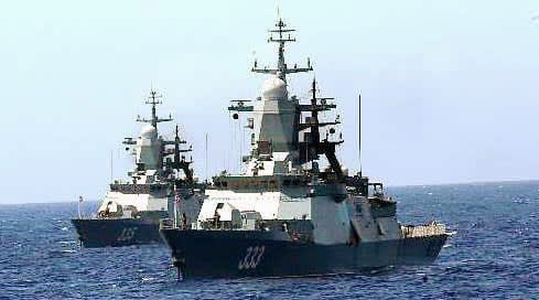 ロシア艦2隻が尖閣沖通過　海自監視、宮古島北方にも