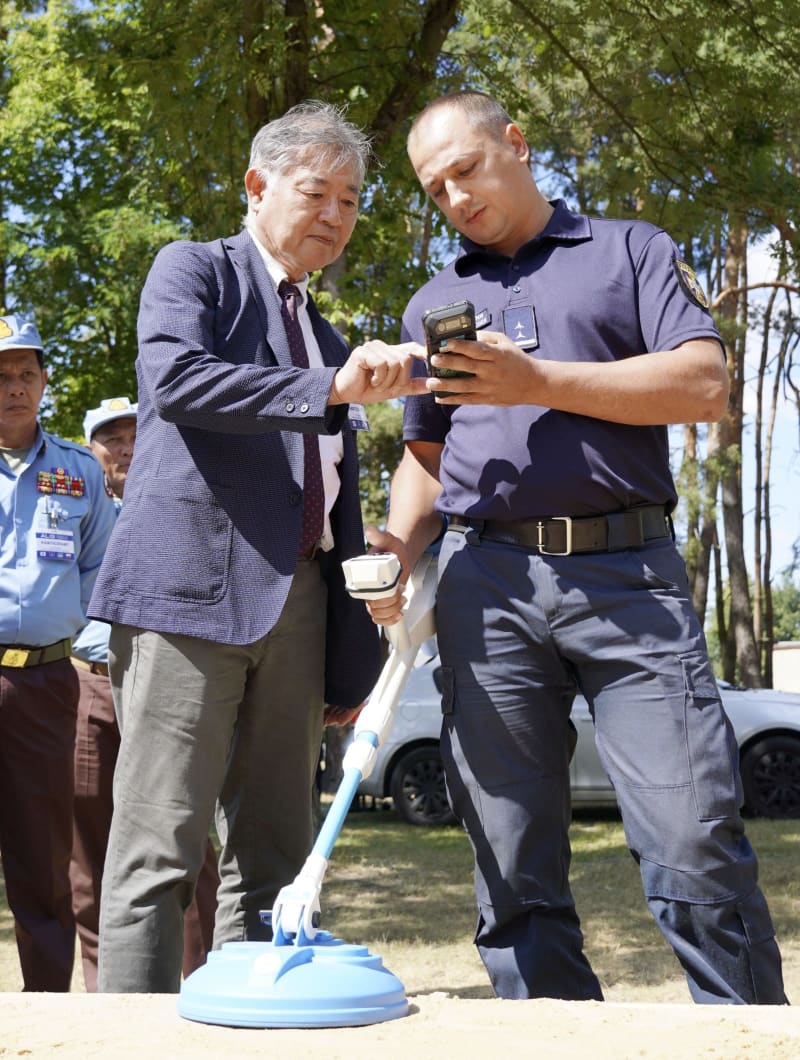 日本支援の地雷探知研修　ウクライナに技術指導