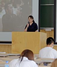 過労自死、自分事と考えてほしい　札幌、遺族が大学生に訴え
