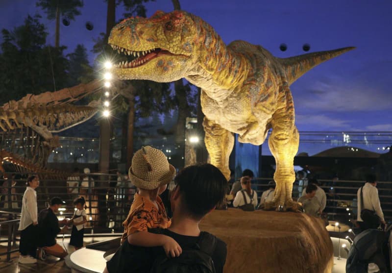 福井・恐竜博物館がリニューアル　化石の研究体験ゾーンも