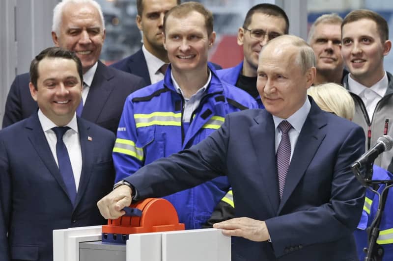 LNG生産ラインを送り出す式典　ロシア北部、日本も権益持つ事業