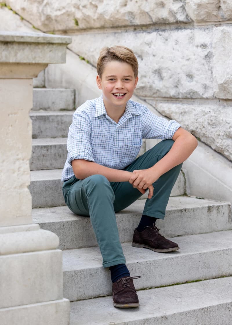 ジョージ英王子が10歳に　皇太子の長男、笑顔の近影公開