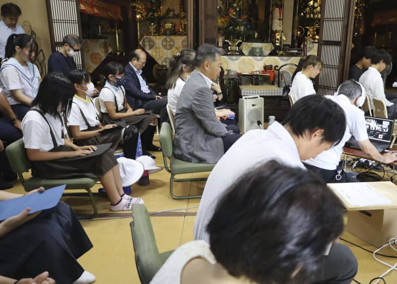 「模擬原爆」犠牲者を追悼、大阪　終戦の年、7人死亡