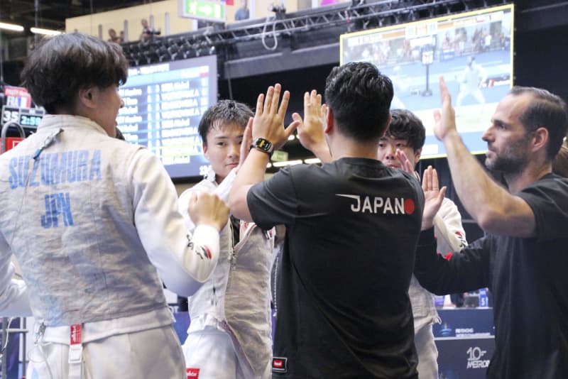 男子フルーレ団体、日本は決勝へ　世界フェンシング最終日