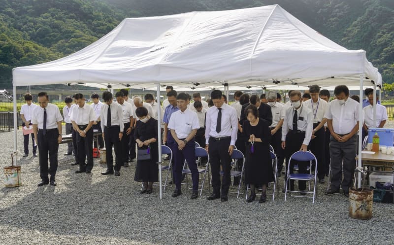 豪雨災害14年、遺族ら献花　兵庫・佐用町、20人死亡