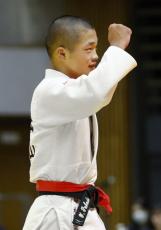 柔道60キロ級は福田が2連覇　高校総体、国士舘17度目V