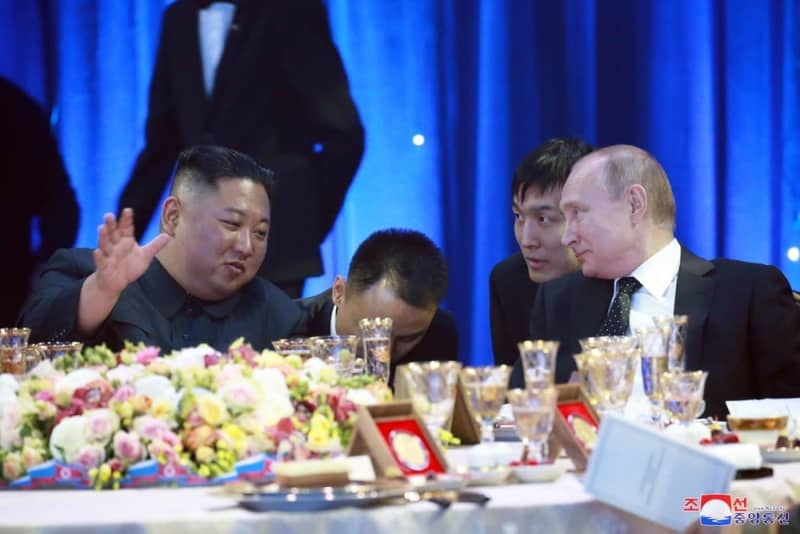 ロシアと北朝鮮が武器供与協議　首脳間で協力の書簡交換