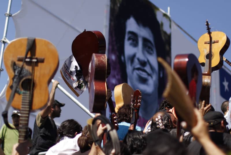 有名歌手殺害で確定判決　チリ元軍人7人、1人自殺