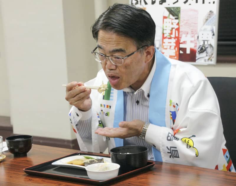 県議会食堂メニューで福島応援　愛知知事が試食「おいしい」