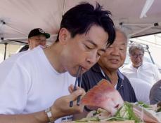 小泉進次郎氏「福島応援したい」　南相馬でサーフィン大会視察