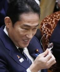 「増税クソメガネ」に苦笑　首相、承知せず