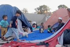 アフガン、続くテント暮らし　地震から1カ月、生活再建難航