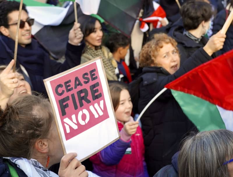 ガザ停戦求め大規模デモ　英、パレスチナに連帯