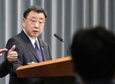 偽動画、対策「関係省庁で連携」　官房長官、首相関連投稿巡り