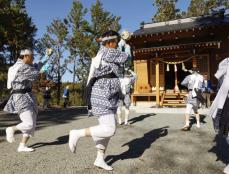 13年ぶり、じゃんがら念仏踊り　福島県大熊町の神社