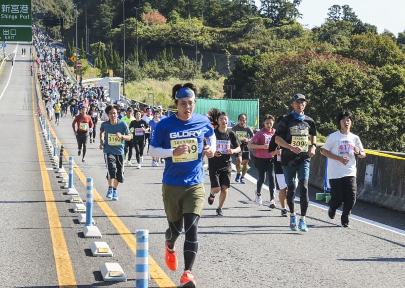 豪雨からの復興願いラストラン　和歌山、2000人が健脚競う