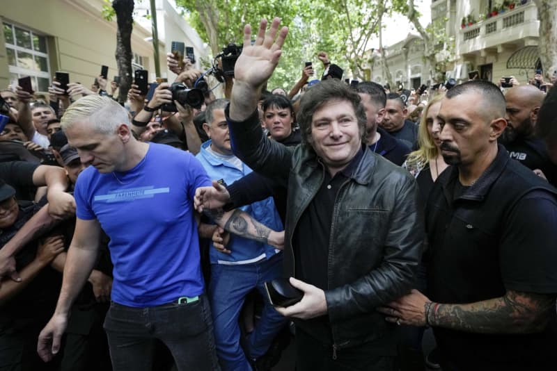中銀廃止主張の右派候補が勝利　アルゼンチン大統領選