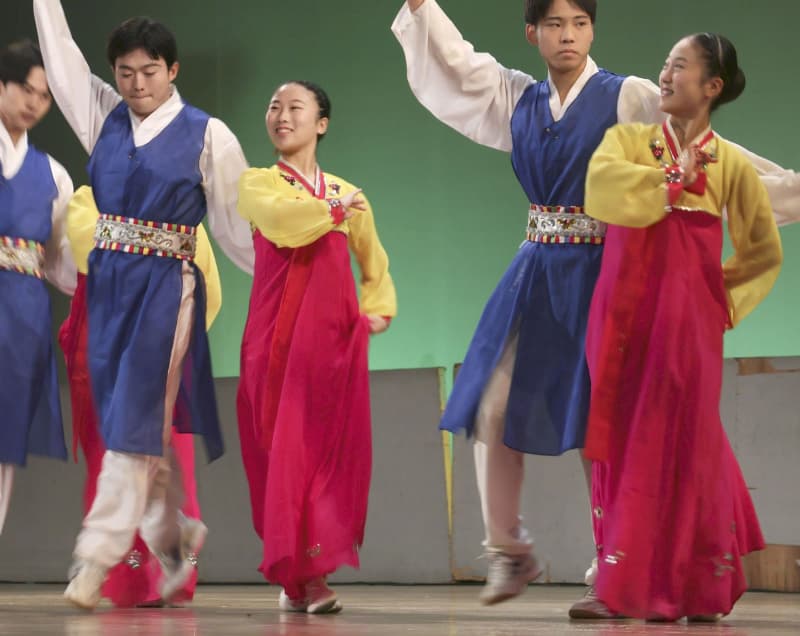 「堂々と制服着られる社会に」　大阪朝鮮学校が文化祭公開