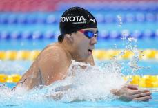 男子200平で渡辺が圧勝　競泳、女子は渡部優勝