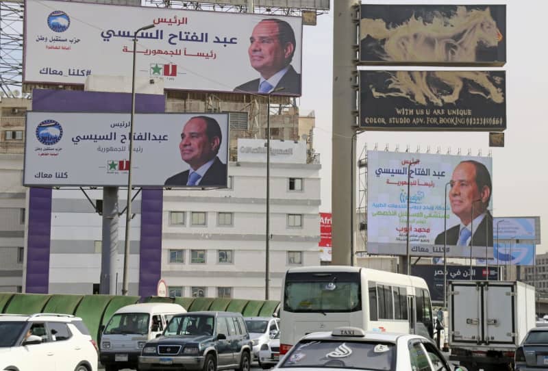 エジプト大統領選、投票開始　現職シシ氏、長期政権へ