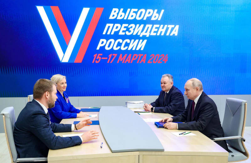 プーチン氏、選管に届け出　3月の大統領選立候補へ