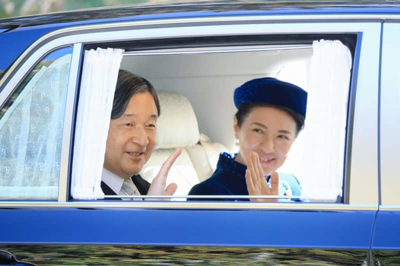 上皇さまの90歳祝う　両陛下、秋篠宮ご夫妻ら