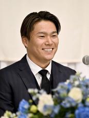 山本由伸投手「新たなスタート」　ドジャース移籍、大阪市内で会見