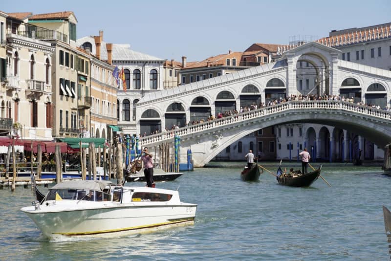 「水の都」団体人数を制限へ　伊ベネチア、観光過剰で