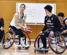 鳥海「パラ出場権獲得を」　車いすバスケ日本代表合宿