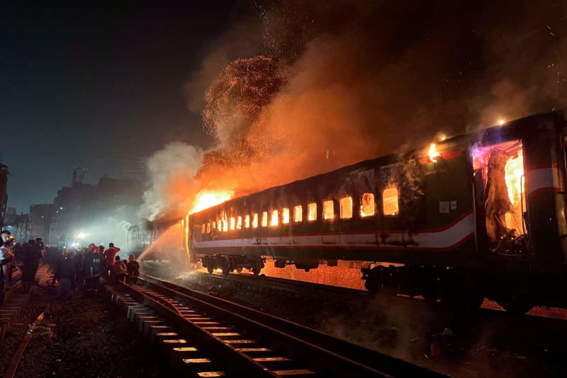 バングラで列車放火、4人死亡　選挙妨害か、野党側数人逮捕