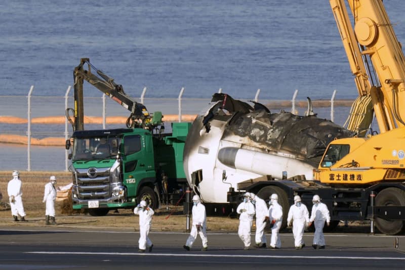 日航機のボイスレコーダー回収　犠牲者は他の3人も全身挫滅