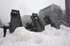 雪像制作用の雪、運び入れ開始　札幌、2月の雪まつり準備