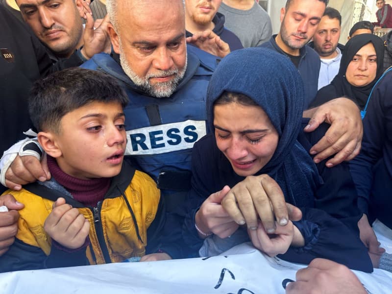 中東テレビ局記者が犠牲　家族死亡後もガザ報道
