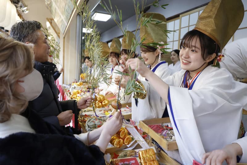 大阪で「十日えびす」幕開け　商売繁盛願い、にぎわい