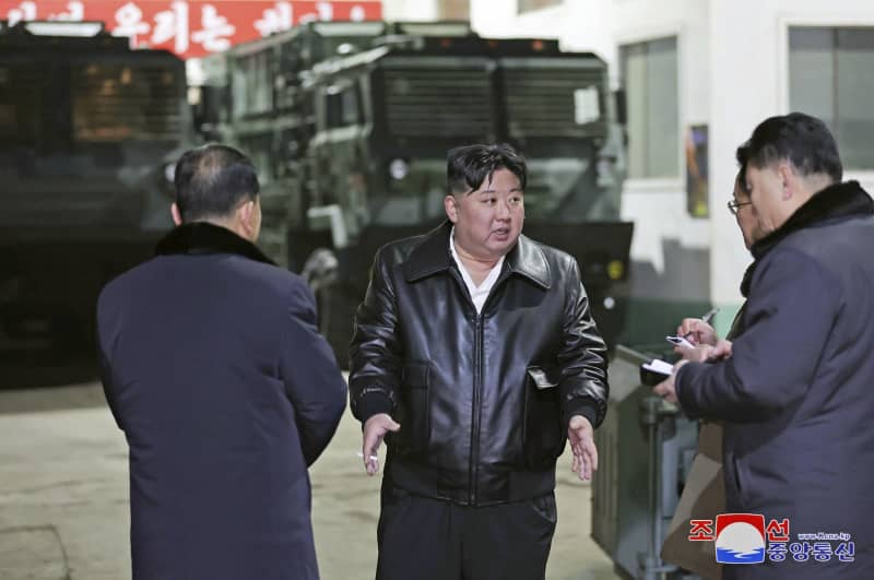 金正恩氏、韓国は「主敵」　軍需工場を視察、緊張高まる
