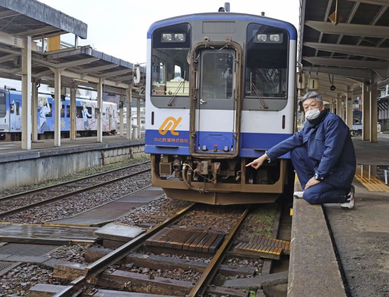 のと鉄道、被災で代替バス検討　運行再開「一日も早く」