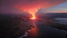 アイスランド火山また噴火　溶岩流が町到達、住民避難