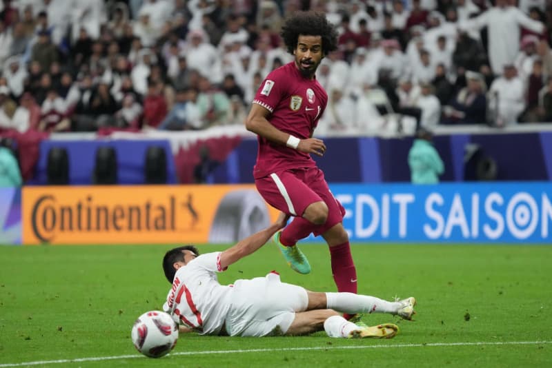 カタールが決勝T一番乗り　サッカー・アジア杯第6日