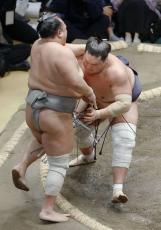 照ノ富士、序盤を4勝1敗　霧島も4勝、琴ノ若は5連勝