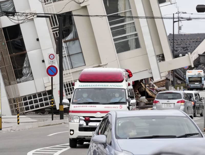 能登の被災地、絶えぬ救急搬送　連日数十人、高齢者目立つ