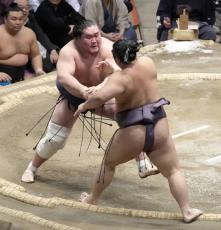 照ノ富士、霧島は1敗守る　琴ノ若に土、朝乃山が単独首位