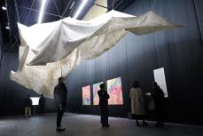 雪テーマ、札幌芸術祭開幕　気候変動訴える作品も