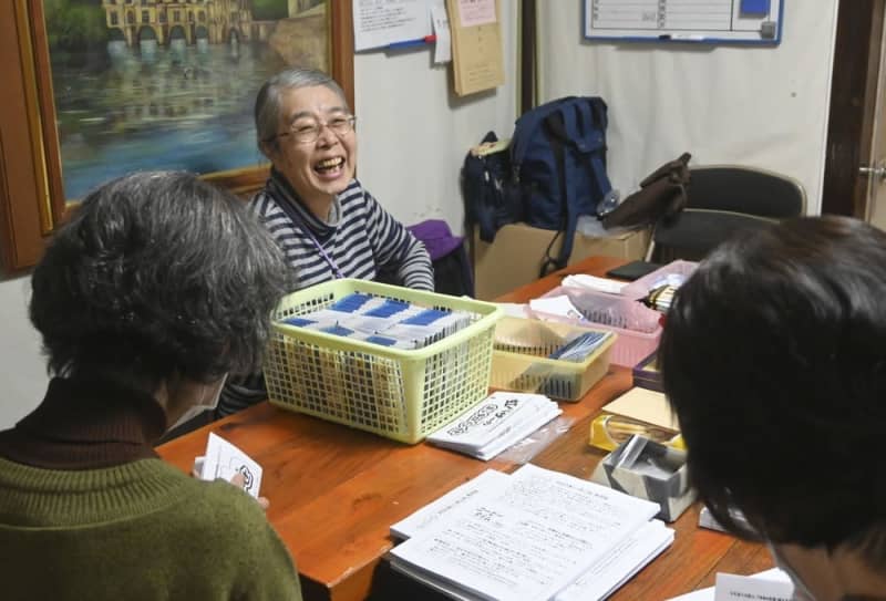 ひきこもりの親集う、しんどいと言える場所　大阪・高石市の「虹サロン」