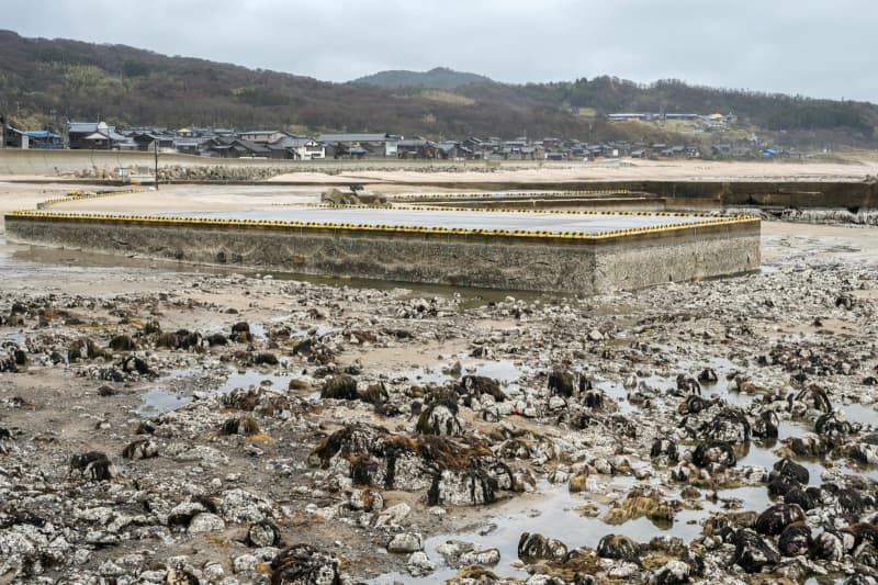 消波ブロックむき出しに　輪島の海岸、住民ら驚愕