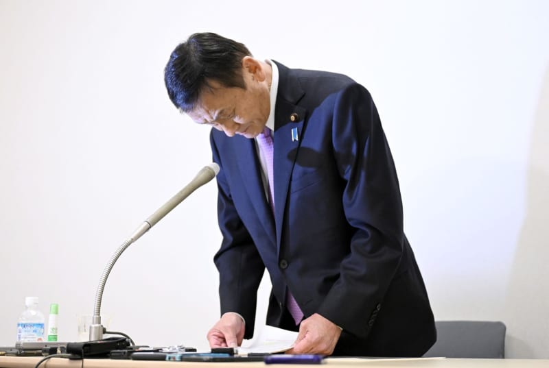 末松氏の収入不記載は580万円　参院予算委員長を辞任意向