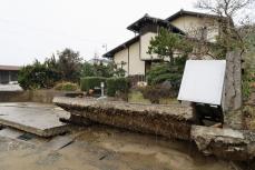 能登液状化被害、住宅1万超か　石川と新潟、傾きや断水