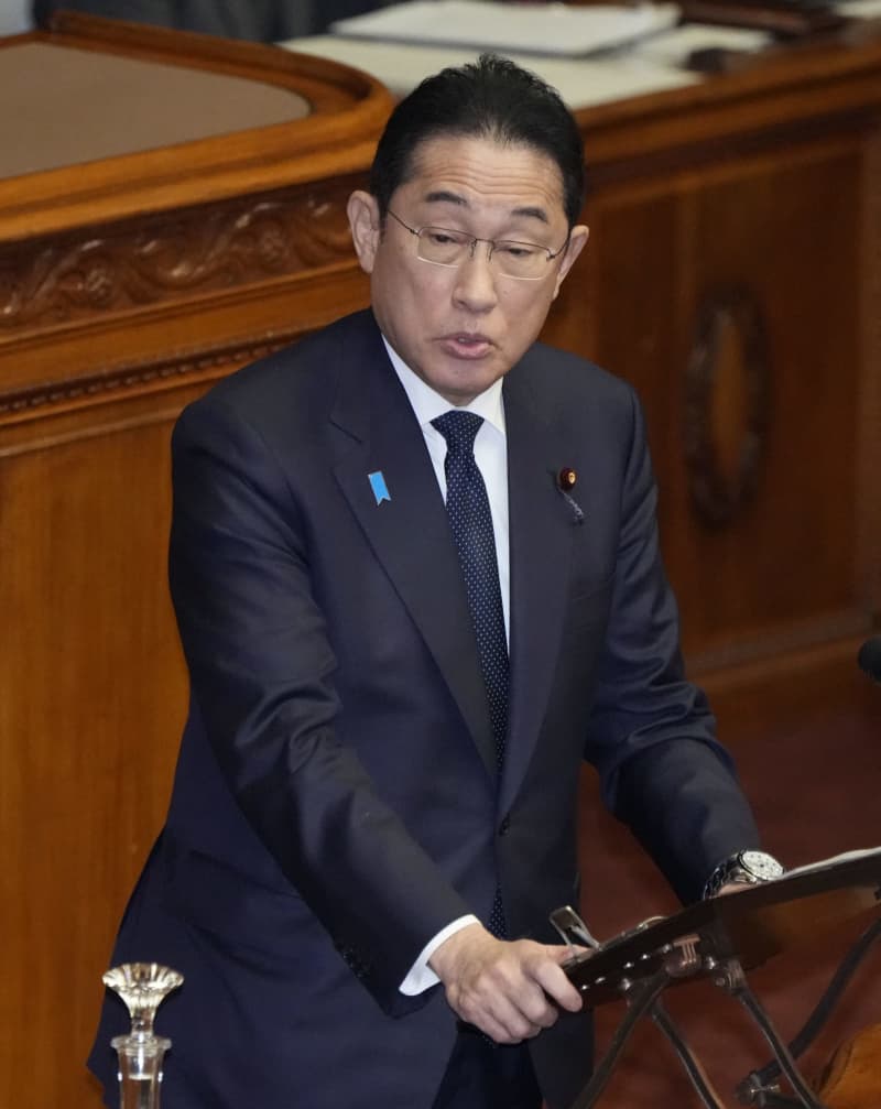 首相「派閥解散後も説明責任」　代表質問、立民は特別委要求