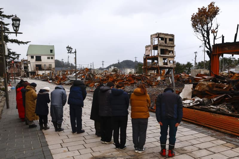 犠牲者悼み「今までありがとう」　能登半島地震1カ月、にじむ疲労